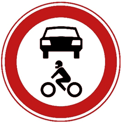 Rond bord met rode rand met daarop een personenauto en een motorrijder