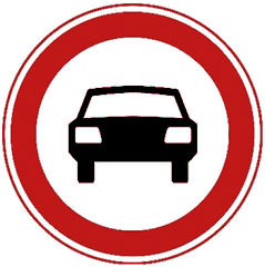 Rond bord met rode rand en een zwarte personenauto in vooraanzicht